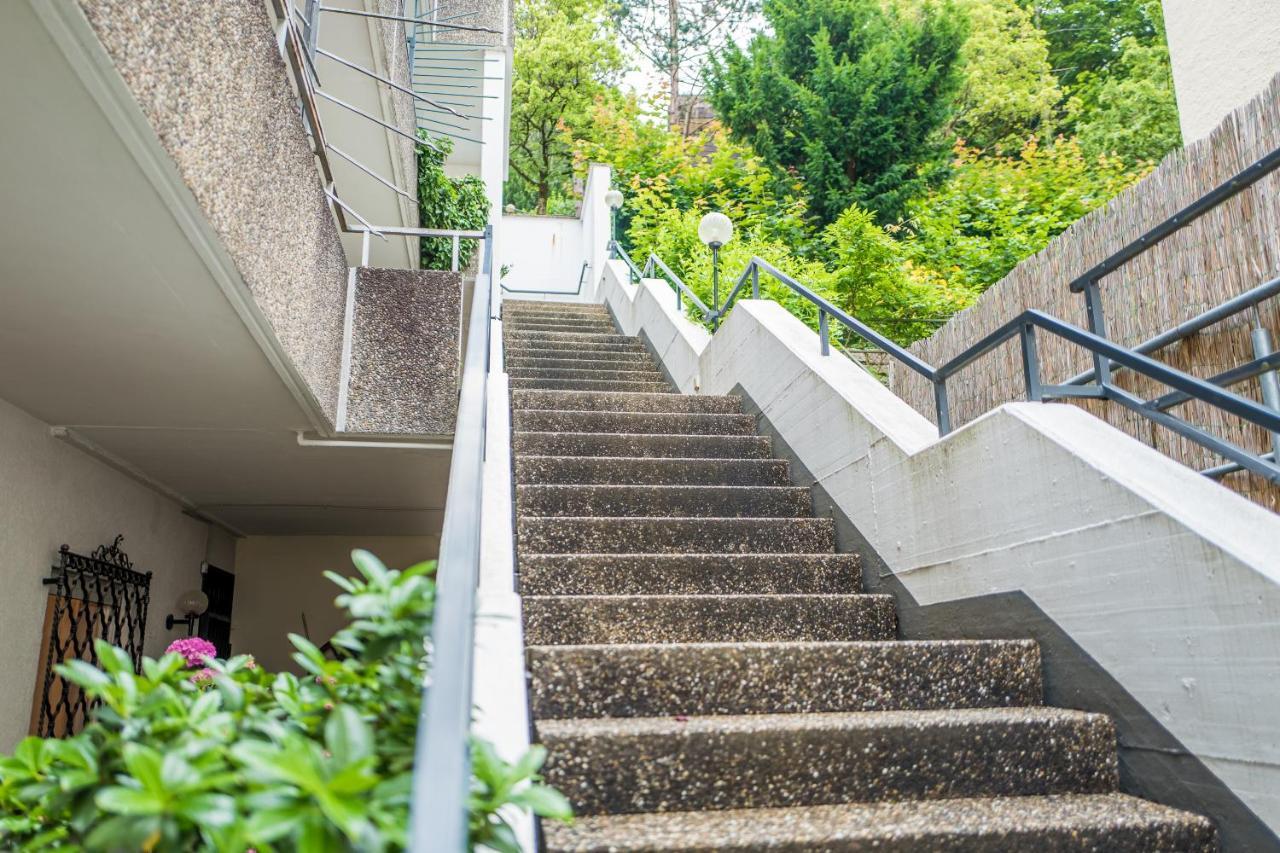 Modernes Apartment In Zentrumsnaehe Mit Eigenem Stellplatz Baden-Baden Buitenkant foto