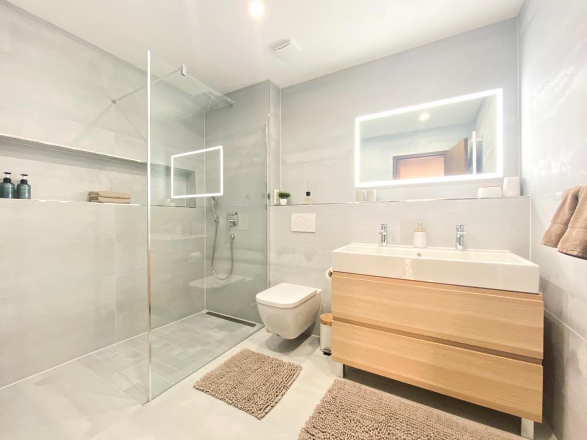 Modernes Apartment In Zentrumsnaehe Mit Eigenem Stellplatz Baden-Baden Buitenkant foto