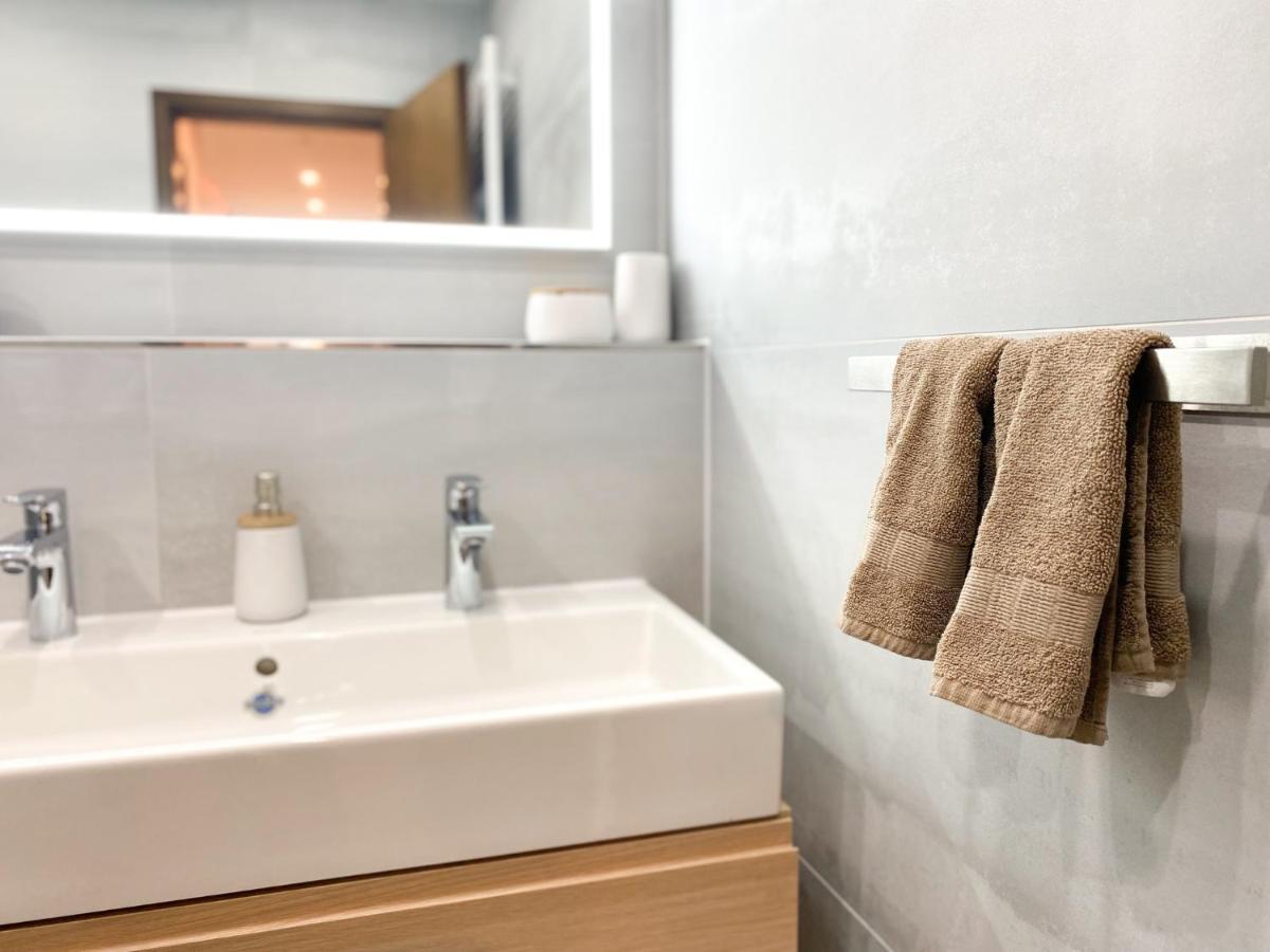 Modernes Apartment In Zentrumsnaehe Mit Eigenem Stellplatz Baden-Baden Buitenkant foto