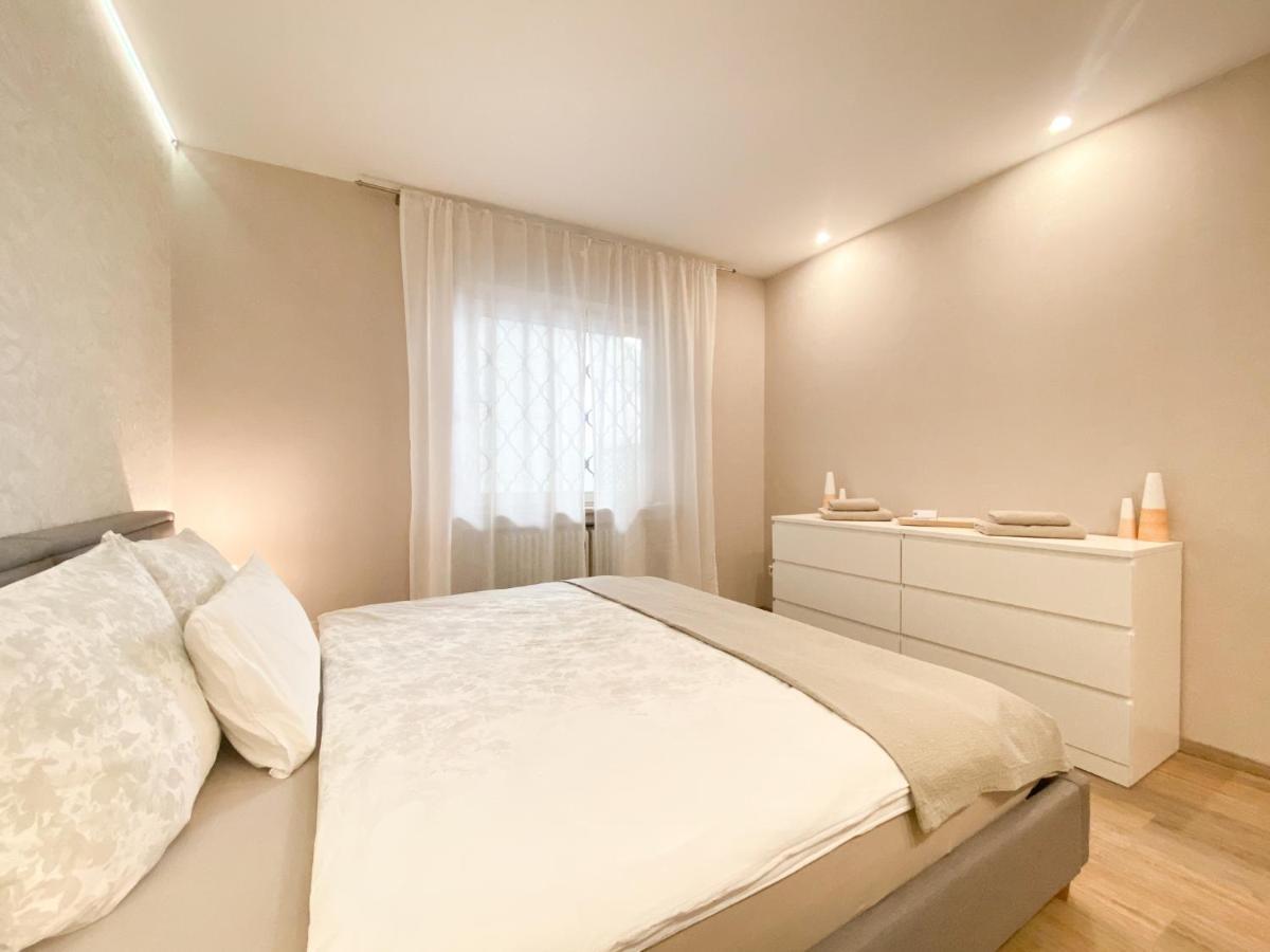 Modernes Apartment In Zentrumsnaehe Mit Eigenem Stellplatz Baden-Baden Buitenkant foto