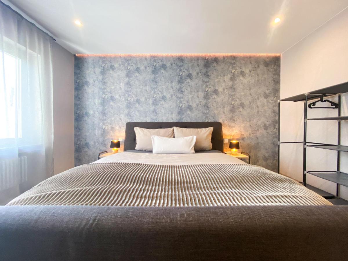 Modernes Apartment In Zentrumsnaehe Mit Eigenem Stellplatz Baden-Baden Buitenkant foto